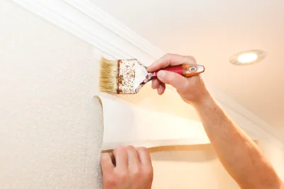 Pose de papier peint à Quet-en-Beaumont — revêtements muraux et toiles de verre